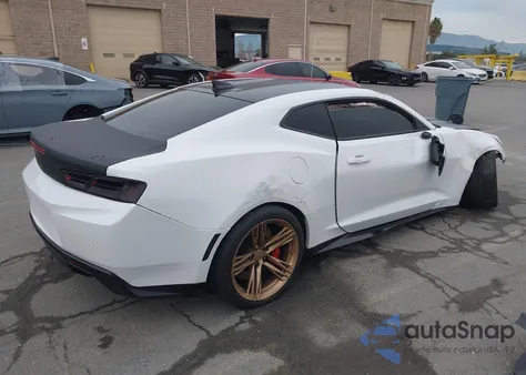 2018 Chevrolet Camaro Zl1 из США, поврежденный, VIN 1G1FJ1R65J0172653
